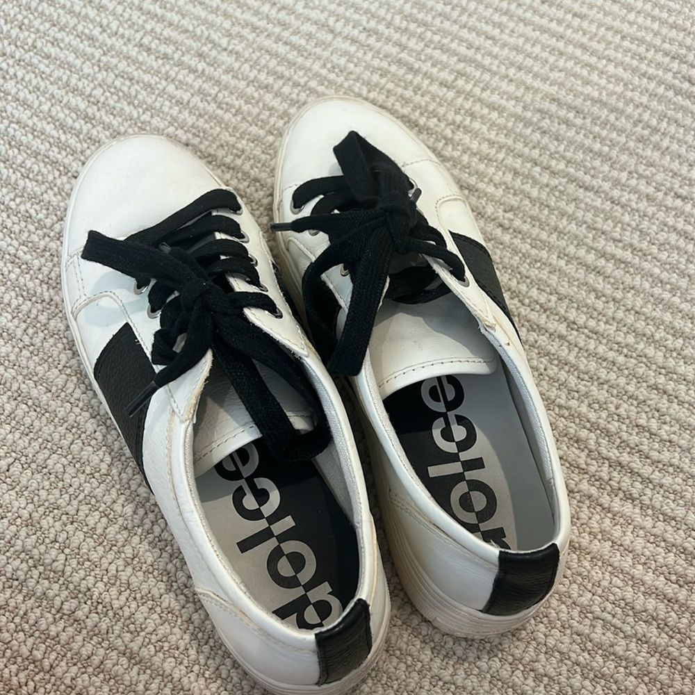 Dolce Vita Sneakers